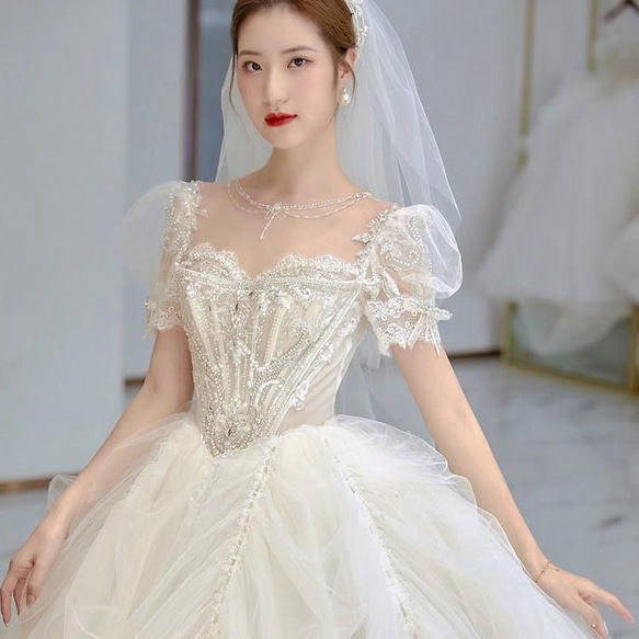 上品!高級ウェディングドレスオーダーメイド 手縫いスパンコール・真珠 華やかな引き裾結婚式/二次会/コンサート/演奏会 6枚目の画像