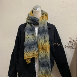 長版圍巾系列。葉子圖案圍巾。灰藍/黃段染。瑞士線材編織 第5張的照片
