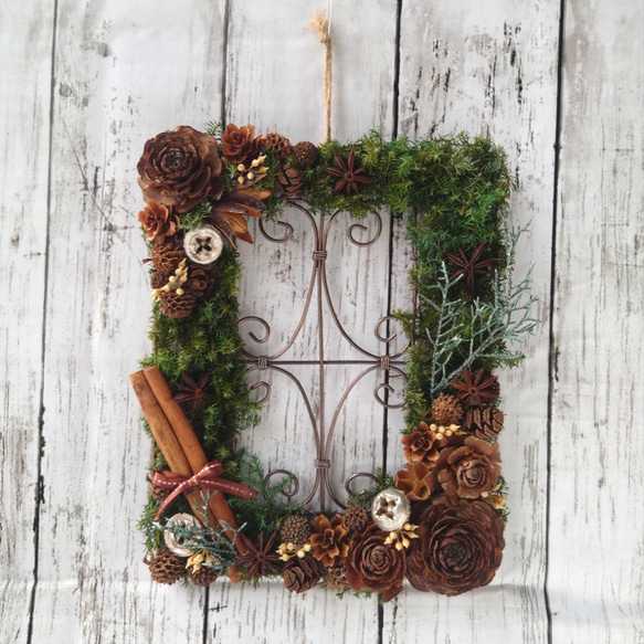 魔女の棲む森 ～空についた窓～ ドライフラワー リース