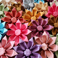 ＊和紙　和風な立体の花飾り　15色　30個　送料無料＊ 2枚目の画像