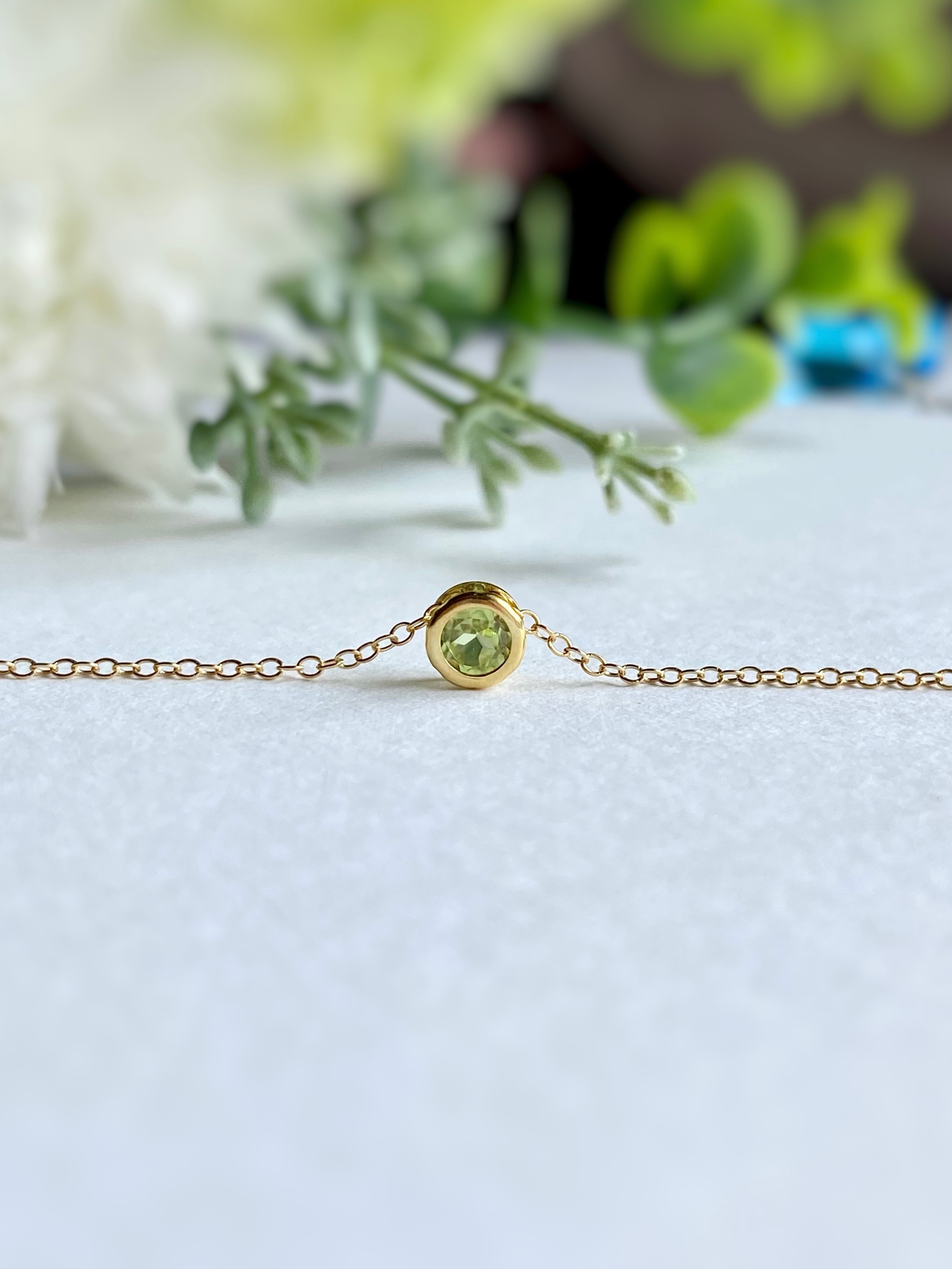宝石質ペリドット AAA 4mm ベゼルネックレス 14kgf 8月誕生石 橄欖石