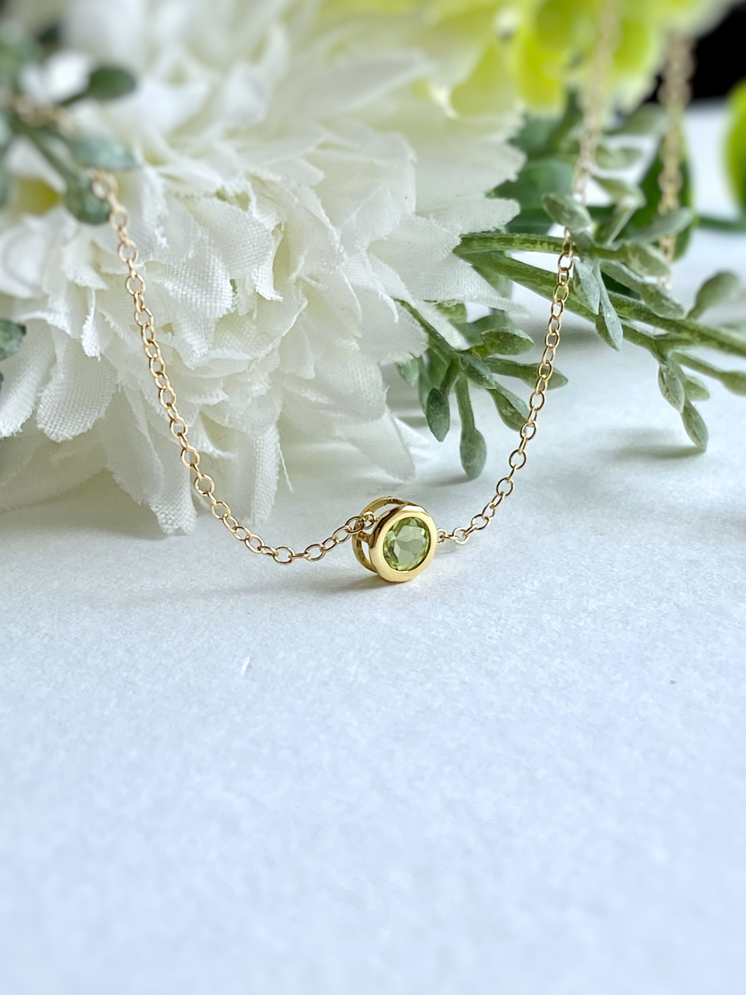 宝石質ペリドット AAA 4mm ベゼルネックレス 14kgf 8月誕生石 橄欖石