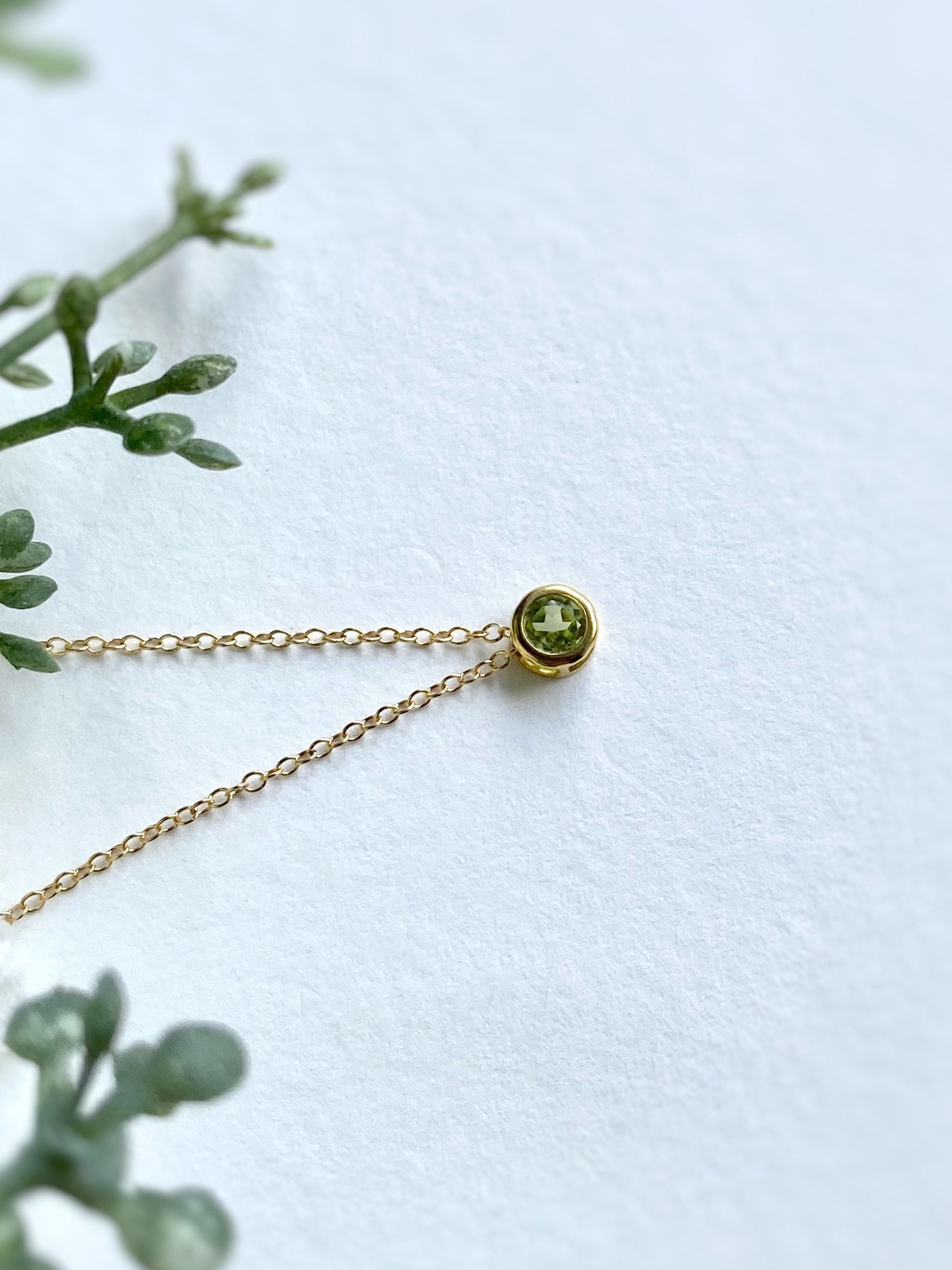 宝石質ペリドット AAA 4mm ベゼルネックレス 14kgf 8月誕生石 橄欖石