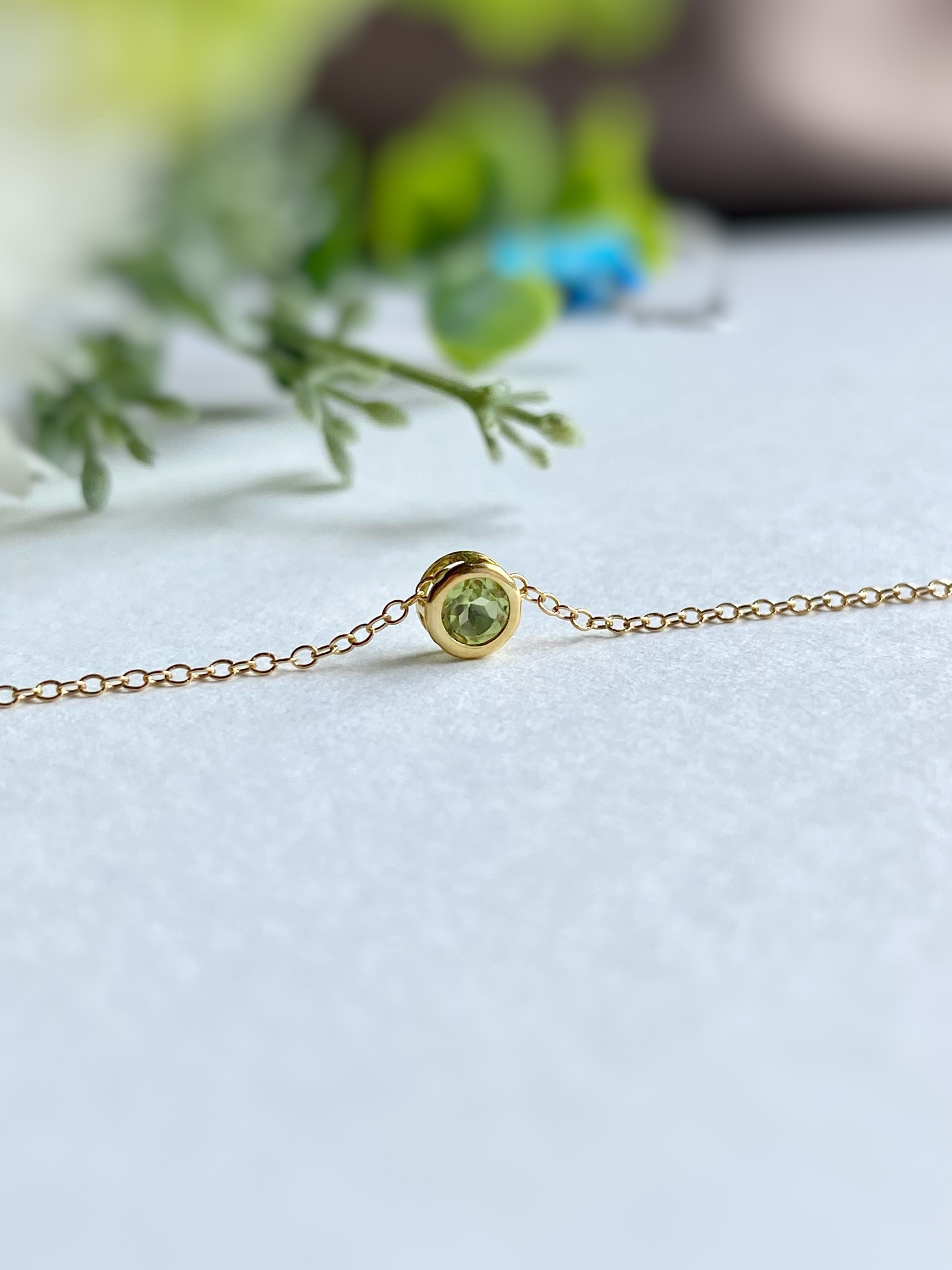 宝石質ペリドット AAA 4mm ベゼルネックレス 14kgf 8月誕生石 橄欖石