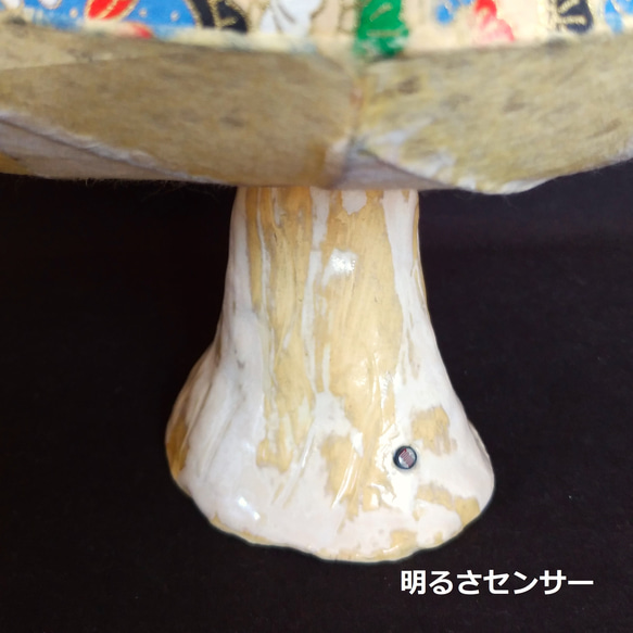 和紙と陶器の灯り・白い幹の木                                     樹木部は薄茶とクリームを基調にした陶器製、幹の感じを出すため製作は苦労しました J1286851050(9880円)