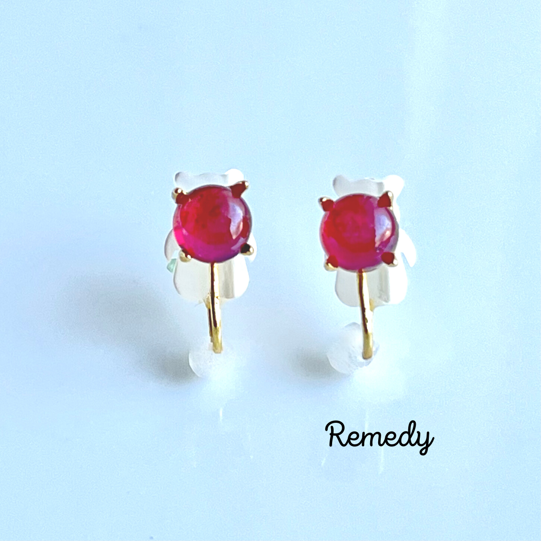 ルビーと白蝶貝のリバーシブルヤリング〜ピアス風 痛くない〜7月誕生石　18KGP マザーオプパール