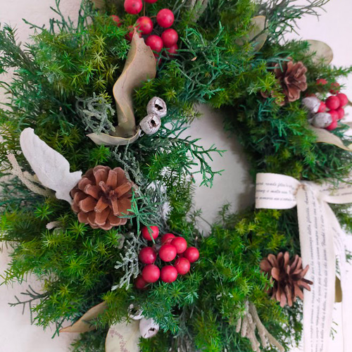 ナチュラル感たっぷりのクリスマスリース プリザーブドフラワー ブルー 