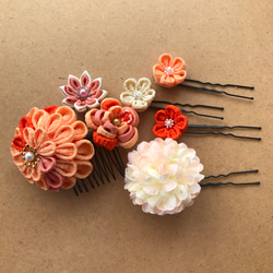 つまみ細工の髪飾り　オレンジ系の菊＆小花のコームとUピンの５点セット 2枚目の画像