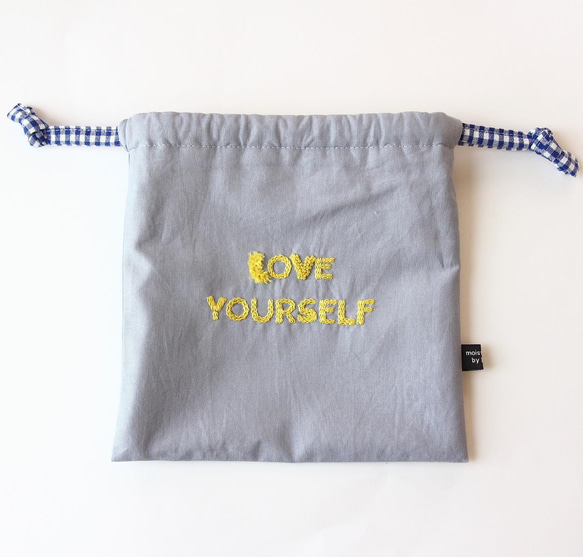 LOVE YOURSELF 刺繍の巾着バッグ 2枚目の画像