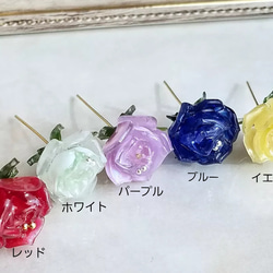 【選べるカラー】薔薇(ばら)のピアス・イヤリング 2枚目の画像