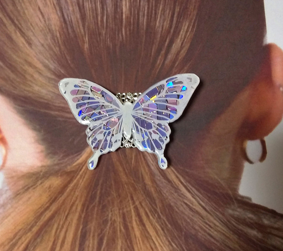 【NEW】冬に舞う 氷蝶 白い蝶 ポニーフックぶち模様 2枚目の画像