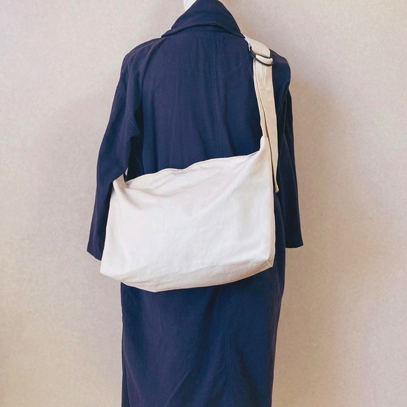 受注制作 Dカンベルトのワンショルダーバッグ ヴィンテージ帆布 生成り