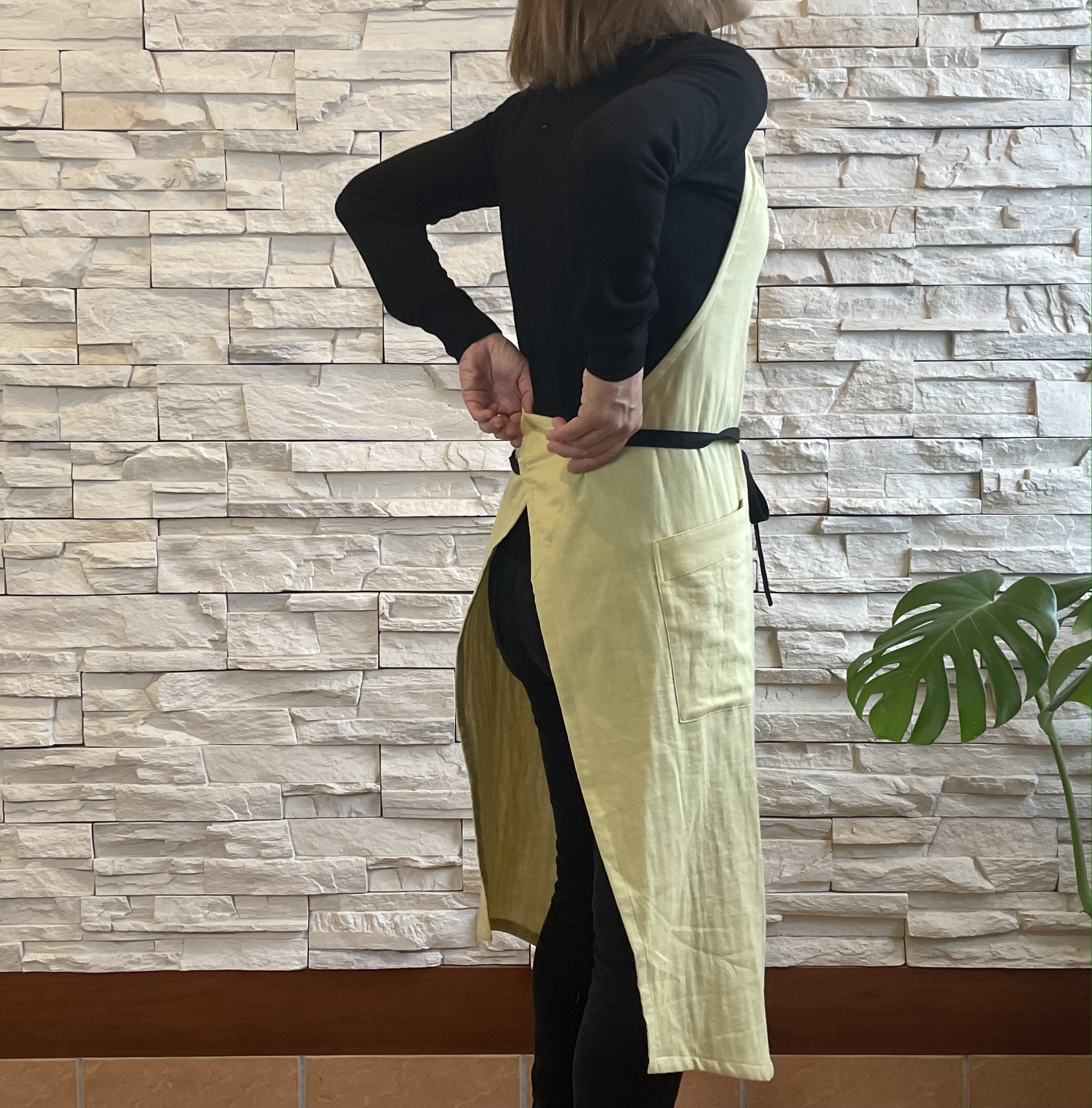 ダブルガーゼのロング丈エプロン(マスタードイエロー）