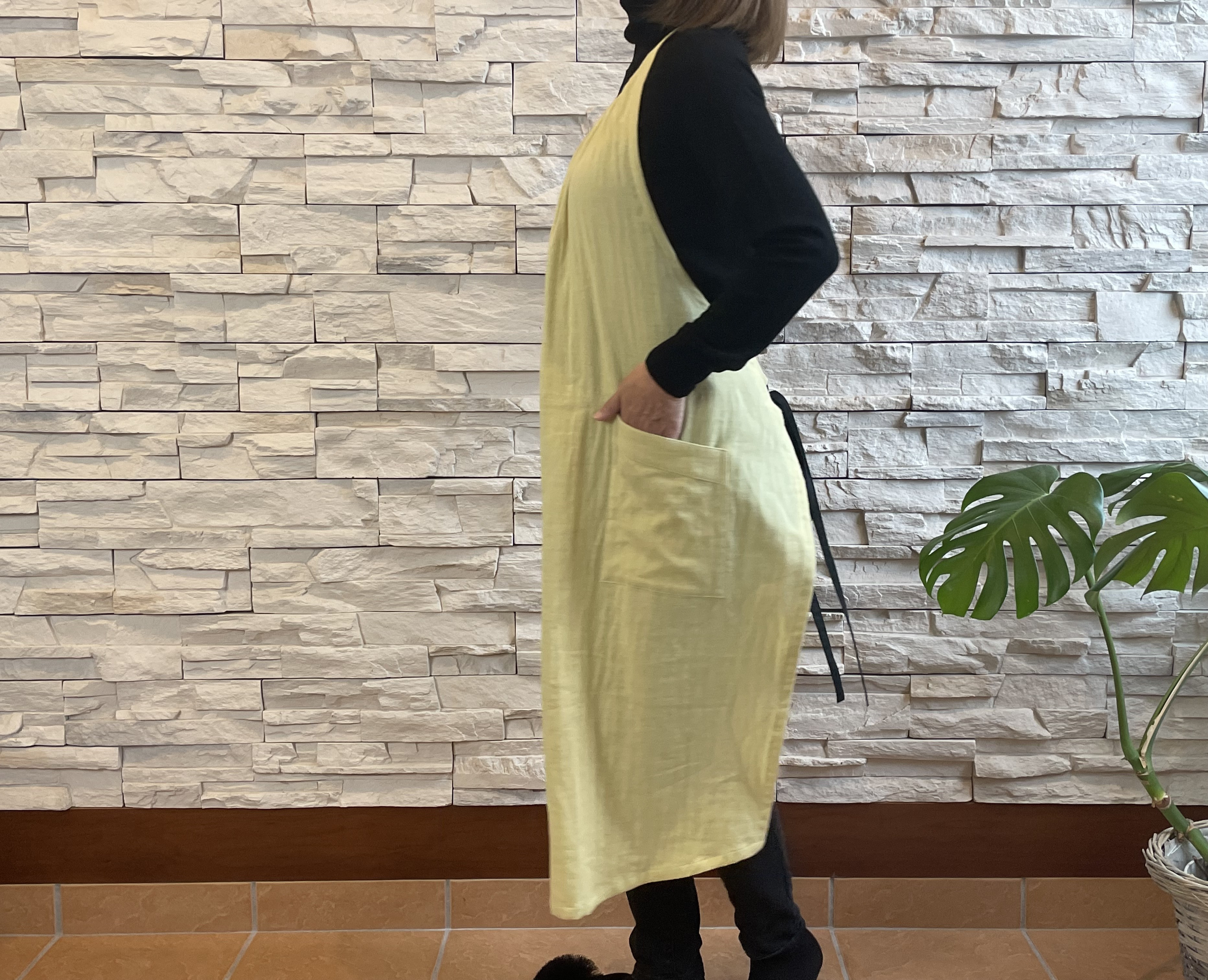 ダブルガーゼのロング丈エプロン(マスタードイエロー）