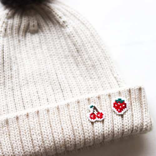 果物のクロスステッチミニブローチ ワッペン・アップリケ momonohana