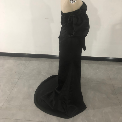 上品！パーティードレス 黒 ベアトップ 取り外し可能姫袖 編み上げ  