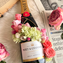 4本のバラが入ったプリザーブドフラワーボックス ボックスフラワー