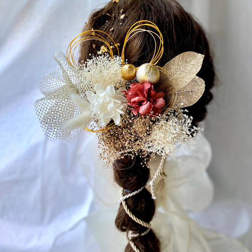 金箔＆水引付き カシスレッドの紫陽花とゴールドのネットチュールの髪 