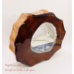 一つ限りの流木アート 流氷のゴマフアザラシ ジオラマ 流木 フィギュア 置物 インテリア レジン 海 オブジェ 4枚目の画像
