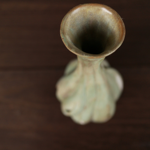 ボタニカルな花器（手びねり） 一輪挿し・花瓶・花器 器舎扇歩