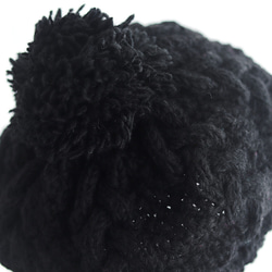 【限定1】羊毛100% アラン模様ニット帽 大人のポンポンウールキャップ フリース付き（ブラック） 6枚目の画像
