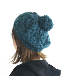 【限量1件】100%羊毛阿蘭圖案針織帽成人絨球羊毛帽帶抓絨（鴨藍） 第2張的照片