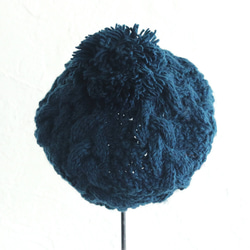 【限量1件】100%羊毛阿蘭圖案針織帽成人絨球羊毛帽帶抓絨（鴨藍） 第9張的照片