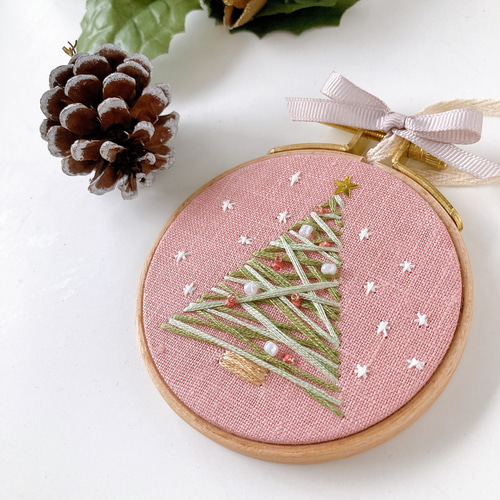 特集掲載❄︎》自分で作る刺繍枠クリスマスオーナメント/動画