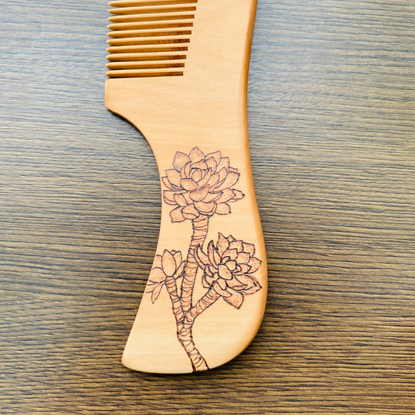 アウトレット品　エケベリア(多肉植物)＊手描き焼き絵　桃の木櫛 3枚目の画像