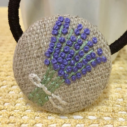 手刺繍　ヘアゴム　麻生地　ラベンダー 2枚目の画像