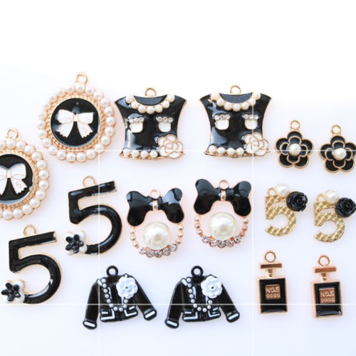 16個】 チャーム お洒落黒系 アソート アパレルモチーフ パーツセット  