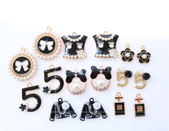 16個】 チャーム お洒落黒系 アソート アパレルモチーフ パーツセット  