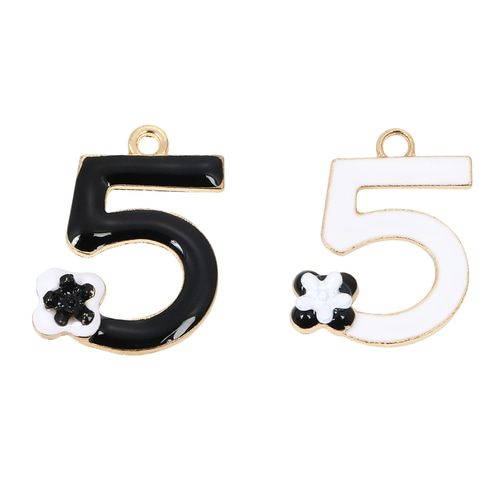 4個】 大きめ 5番チャーム No.5 花 フラワー ツヤツヤ 数字の5 デコ
