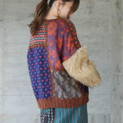 吸睛！環保毛袖拼布毛衣 (22w-17) 紅色 ver.2 第3張的照片