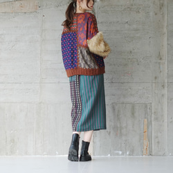 吸睛！環保毛袖拼布毛衣 (22w-17) 紅色 ver.2 第7張的照片