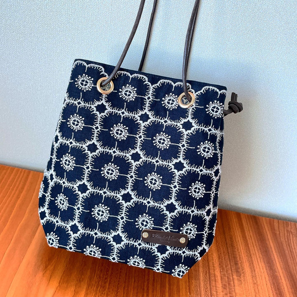 MN55　ミナ ペルホネン　ハンドメイド　キューブバッグ　2way 　バッグ　cubebag（anemone） 1枚目の画像