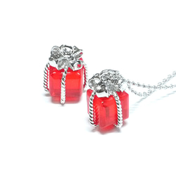 新作【2件】玻璃新品紅色嬌小珠寶盒銀吊飾 第1張的照片