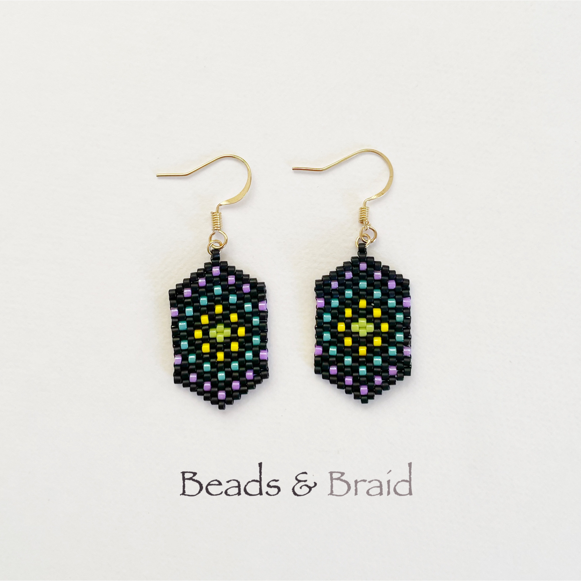デリカビーズピアス/イヤリング 花火 ピアス（フック・チェーン
