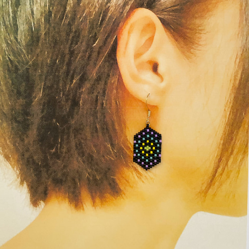 デリカビーズピアス/イヤリング 花火 ピアス（フック・チェーン