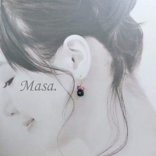 14kgf ブラックスピネルとルビーのピアス