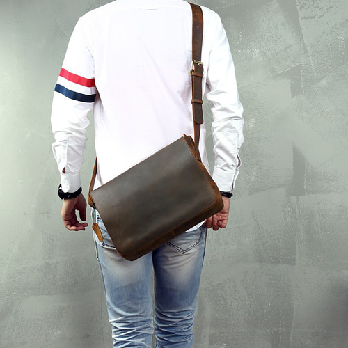 手作りのレザーメッセンジャーバッグ 職人手作りヌメ革 メンズバッグ ショルダーバッグ メッセンジャー