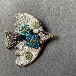 刺繍　ブローチ　ハンドメイド【シーズとお花畑】 刺繍 ブローチ ハンドメイド【シーズとお花畑】