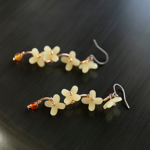 ゆらゆら揺れる桜 OR 金木犀 イヤリングORピアス 季節の花 両耳用　 6枚目の画像