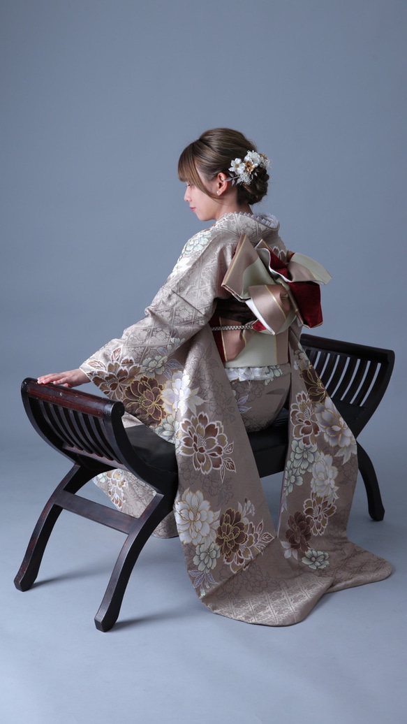 白×金の紫陽花と林檎の花の髪かざり　成人式　着物　卒業式　振袖　花嫁ヘアアクセサリー 5枚目の画像