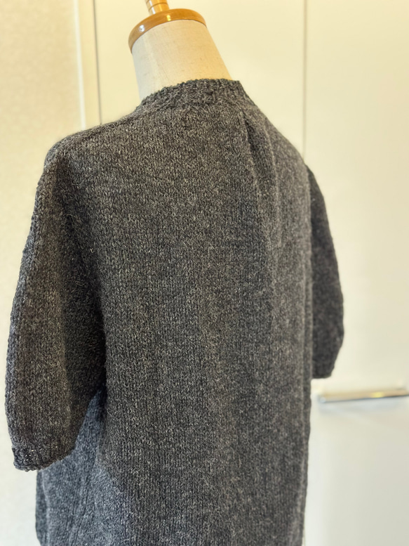 肩幅広め☆パフスリーブsweater【1点のみ】 4枚目の画像