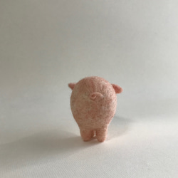 キョトン顔の豚さん　置き物 3枚目の画像