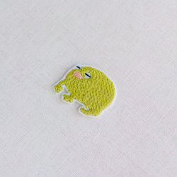 ワッペン 刺繡ワッペン「まるいカエル」小さいサイズ 4枚目の画像