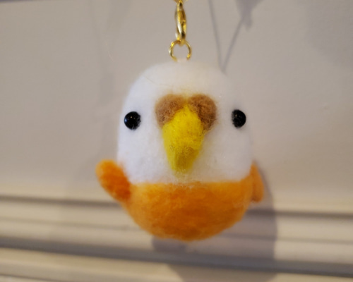 羊毛フェルト 鳥 オレンジ色のセキセイインコのストラップ f00090 羊毛