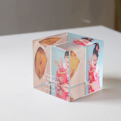 【写真入り】　クリスタルガラスのフォトキューブオーナメント／60角／写真２面＋名入れ／LC-60cube-p2 5枚目の画像