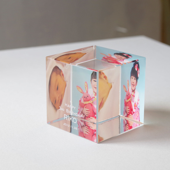 【写真入り】　クリスタルガラスのフォトキューブオーナメント／60角／写真２面＋名入れ／LC-60cube-p2 5枚目の画像